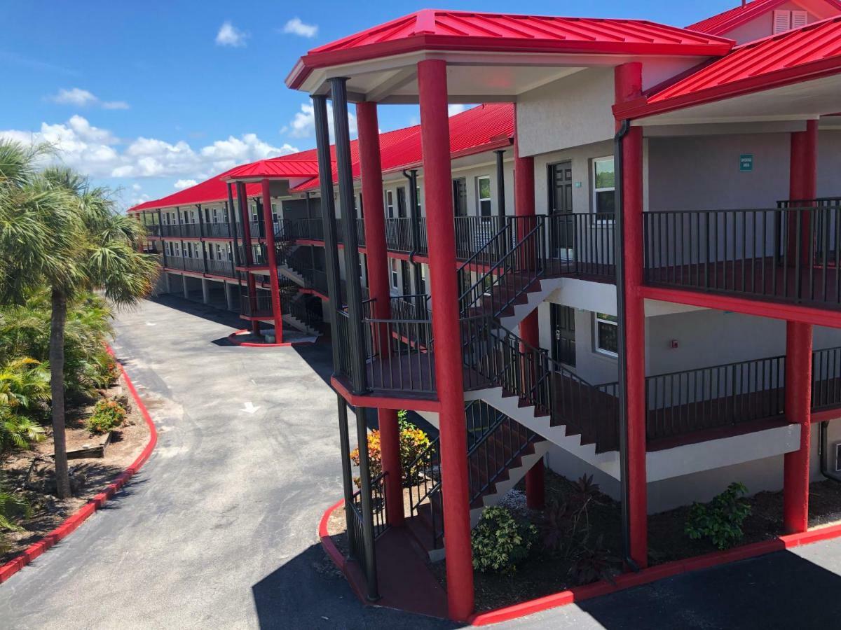 Sun Coast Inn Englewood Exterior photo